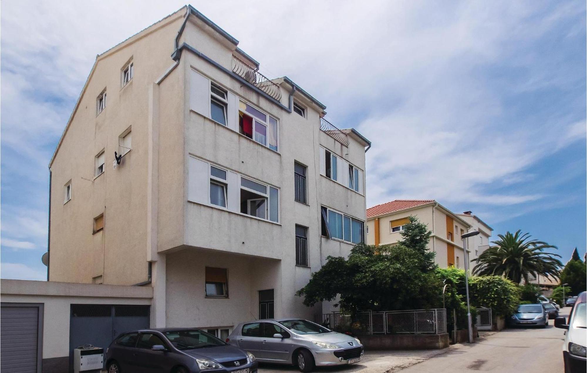 Cozy Apartment In Split With Kitchenette Екстер'єр фото